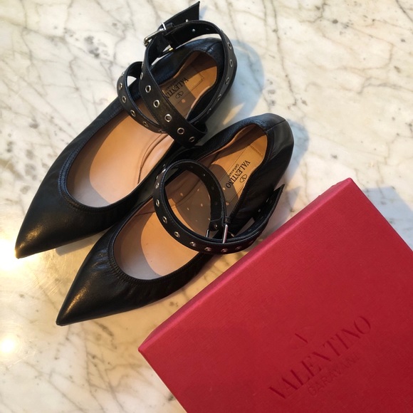 Valentino Shoes - 🍸Valentino Black Love Latch Leather Ballet Flats